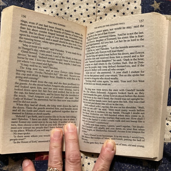 3 books by JRR Tolkien. Fellowship of the ring, two towers return of the king - Picture 7 of 13